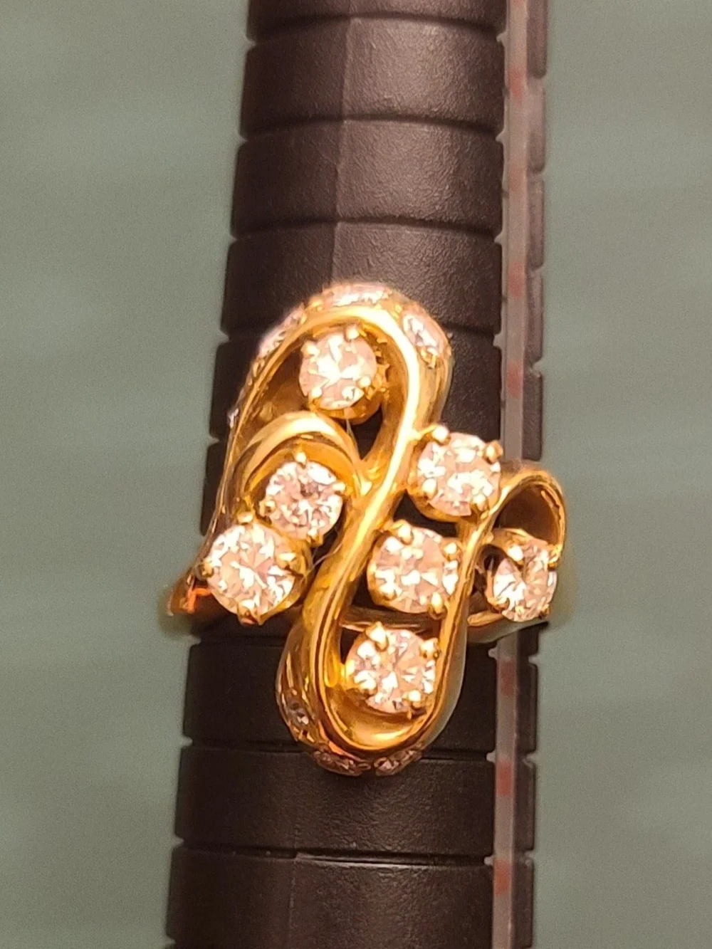 Stunning Custom Made 14K Gold And Diamond Swirl Ring! Size 6